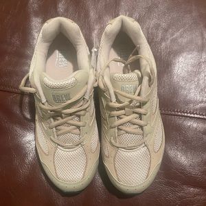 Brand new diabetic walking/runner sneaker